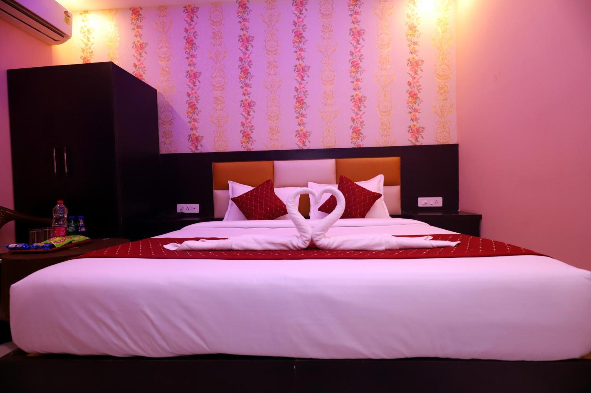 Suites Admiral Delhi Airport نيودلهي المظهر الخارجي الصورة