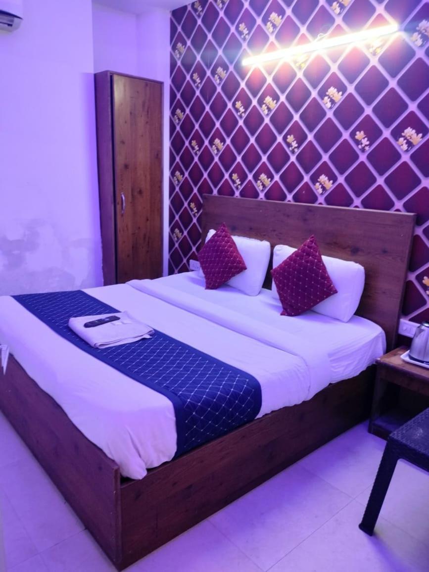 Suites Admiral Delhi Airport نيودلهي المظهر الخارجي الصورة