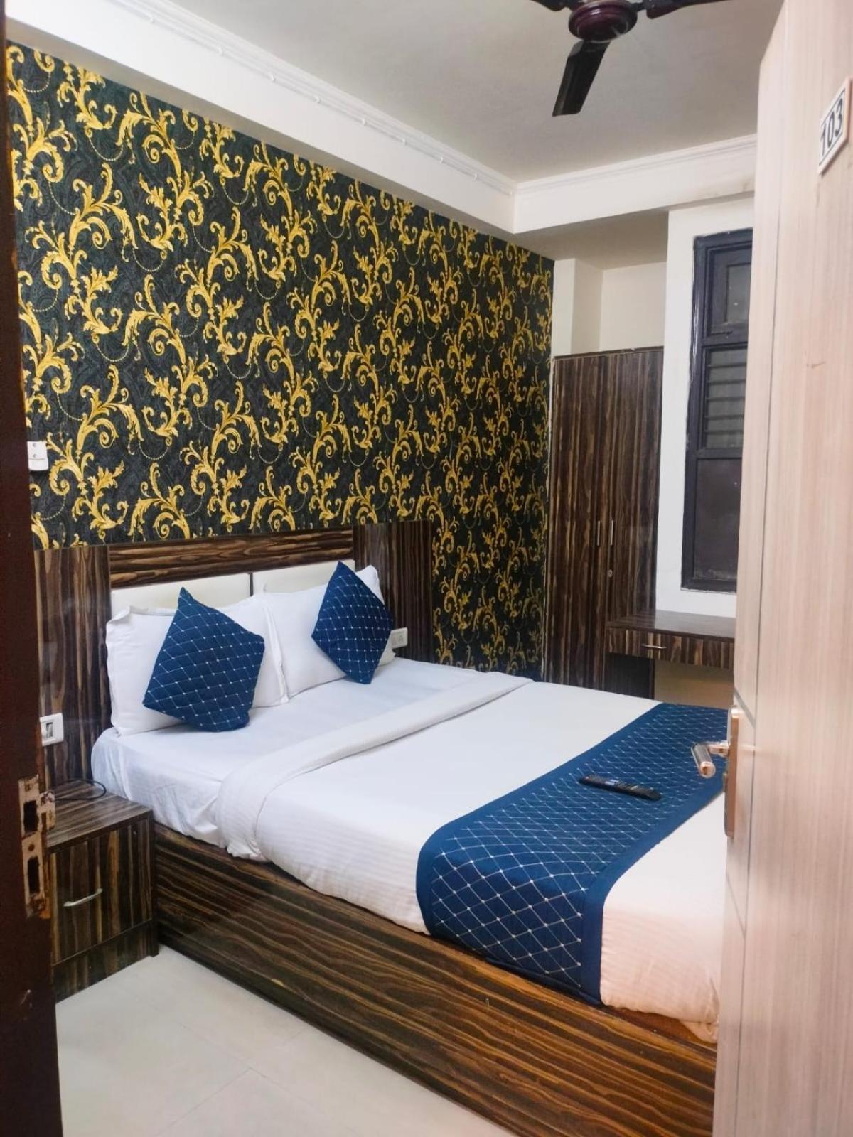 Suites Admiral Delhi Airport نيودلهي المظهر الخارجي الصورة